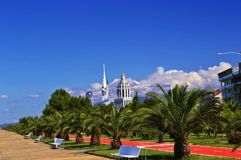 Olympic Batumi Appartement Buitenkant foto